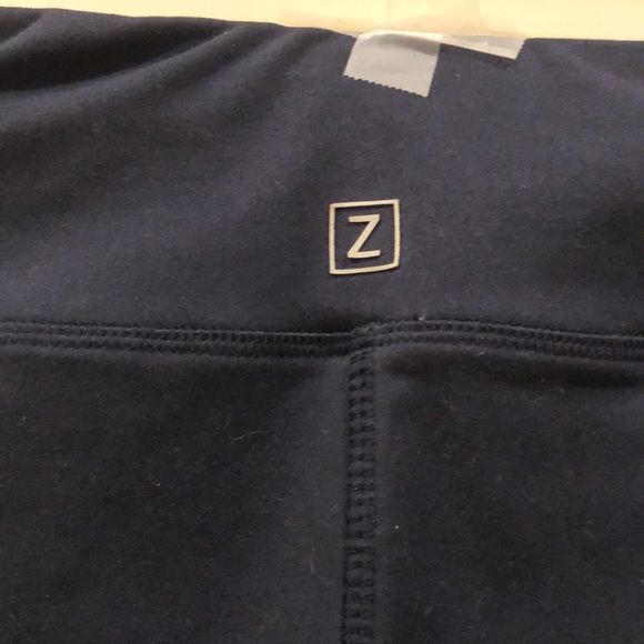 Zobha dark blue and cream athletics capris. - Picture 6 of 7